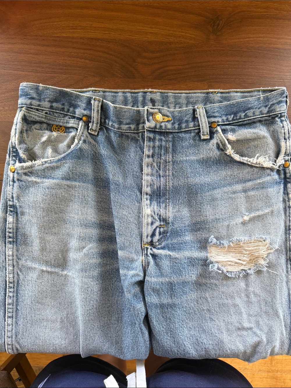 Wrangler Light Blue Ripped Straight-Leg Women's Jeans - Picture 5 of 6